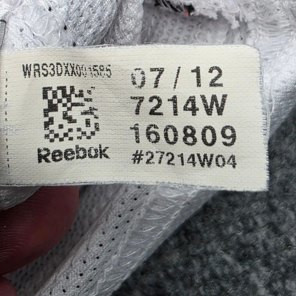 Patrick Kane Chicago Blackhawks Reebok Jersey Women Small 2013 Stanley Cup Champ - Picture 9 of 11
